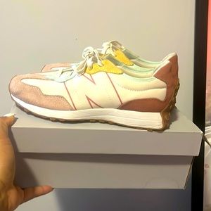 New Balance “327” Gradeschool 6.5